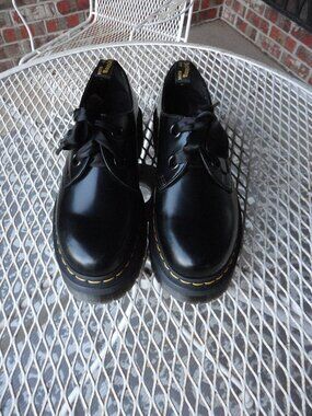 DR MARTENS Women's Black Leather "Holly" Platform Oxfords Size 10